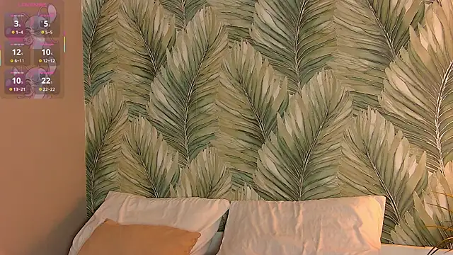 AsterQuinn live XXX chat