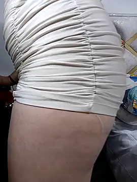 candy69- live XXX chat