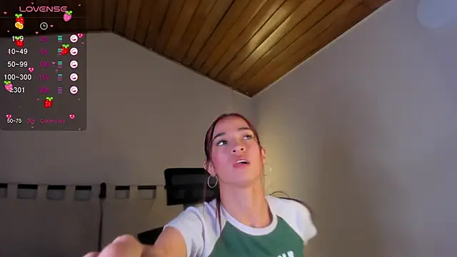 ella__olmos' Live XXX Chat