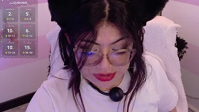 Catwhite_: онлайн-секс-чат