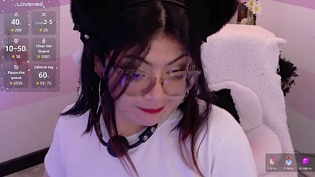 Catwhite_ élő XXX-chatje