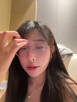 KiwuvurfovoのライブXXXチャット