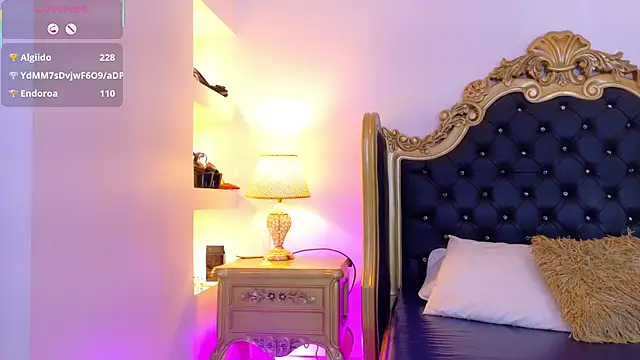 AdelinaVans' Live XXX Chat