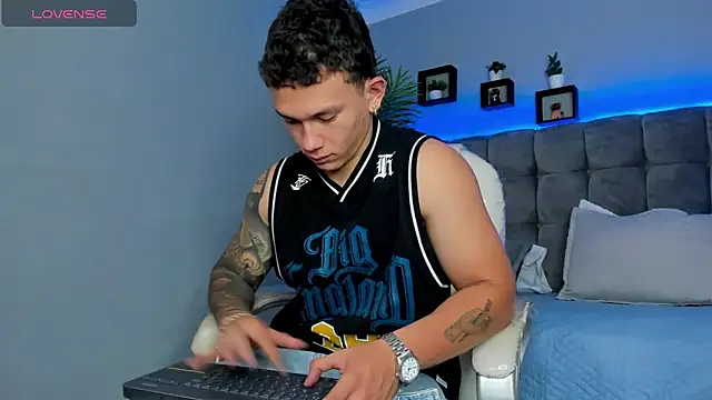 Thomas_moon 라이브 XXX 채팅