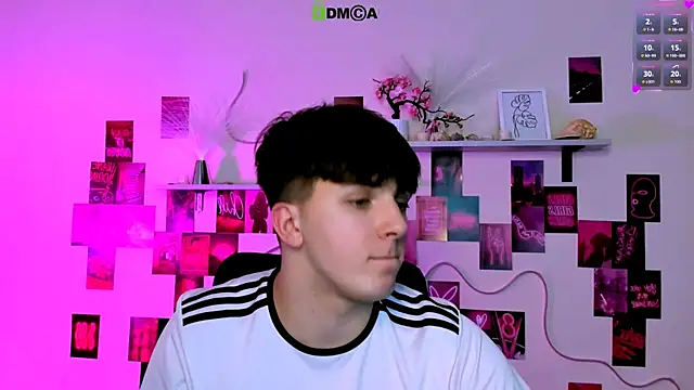 travis_wolf_'s Live XXX Chat