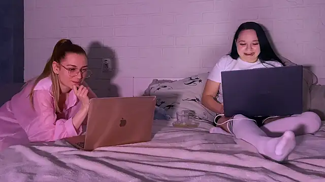 missmiroslava élő XXX-chatje