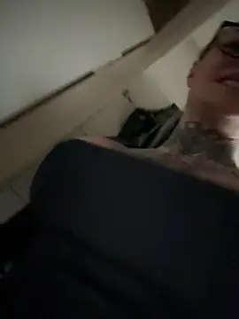 SkinnyLilly – webcam-show