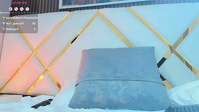 Sluttyysucker_ élő XXX-chatje