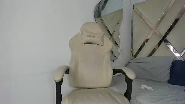 XXX chat uživo modela honeyhtx