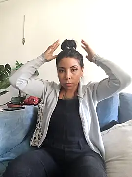 Diosagata Adlı Modelin Canlı XXX Sohbeti