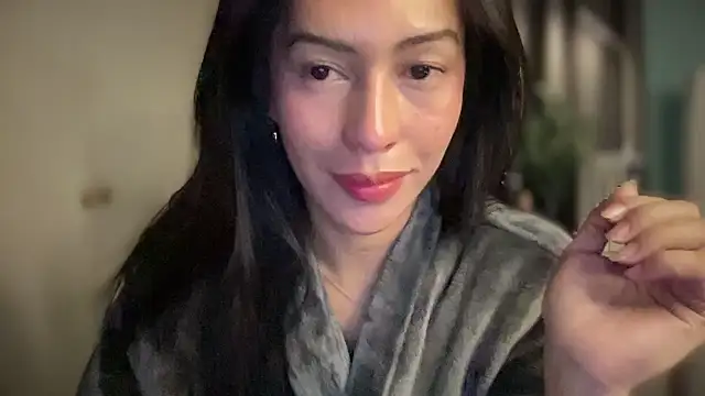 Jasmine_Elcock Show in webcam