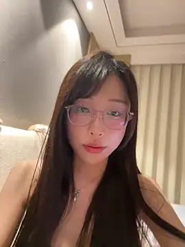 Kiwuvurfovo's Live XXX Chat