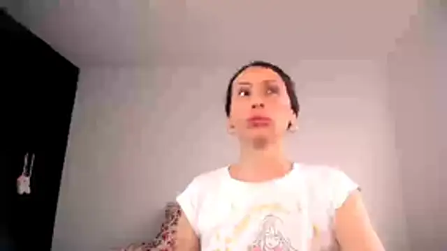 AliceRossi's Live XXX Chat