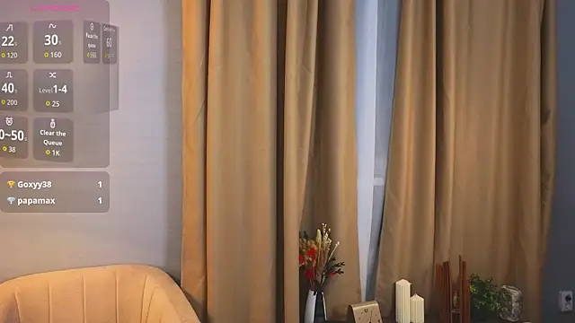 Chatroom XXX en direct de KimiFivePlus