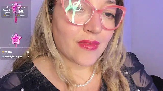 แชท XXX สดของ Naty_Mature_