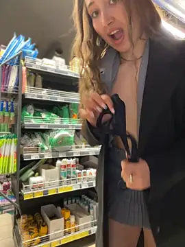 ICrazyOneIRL 即時 XXX 聊天