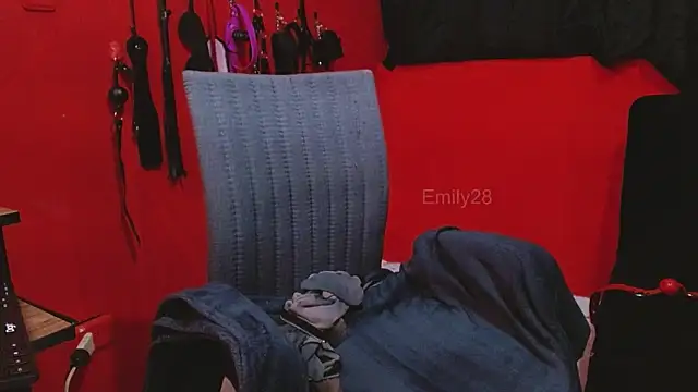 Chat +18 de Emily_Slave28 ao vivo