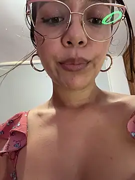 Andrea-Queen 现场XXX聊天