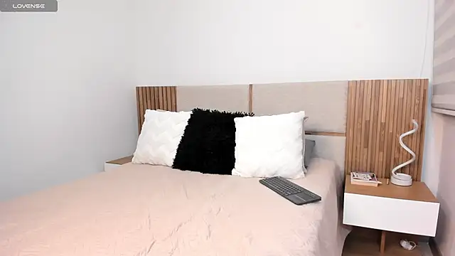 MalejaDiaz_ লাইভ XXX চ্যাট