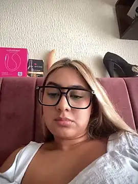 Chat XXX ao vivo de Miabonnett_