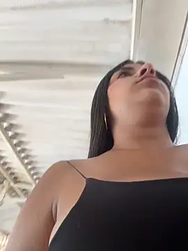 Isaa-SweetのライブXXXチャット