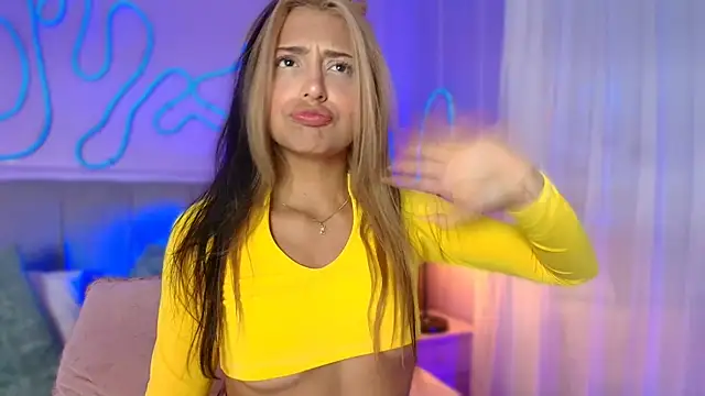 Sofly_s Chat XXX live