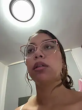 Chat +18 de Andrea-Queen ao vivo