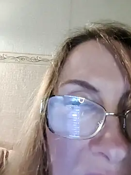 Evelina_cute Adlı Modelin Canlı XXX Sohbeti