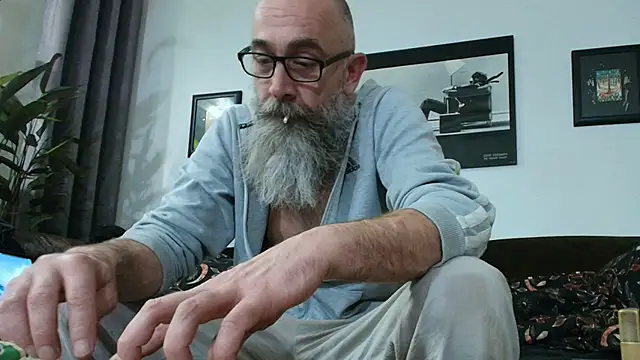 Kingsscepter Chat XXX in diretta