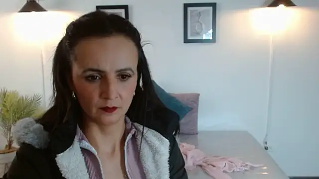 Juliana__lx: απευθείας συνομιλία ΧΧΧ