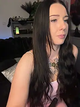 Trixie-Tainted Show in webcam