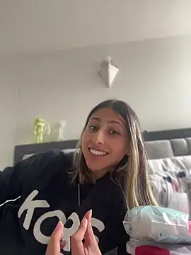 Ameellie Adlı Modelin Canlı XXX Sohbeti