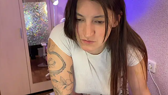 دردشة Katrin__kiss الجنسية المباشرة