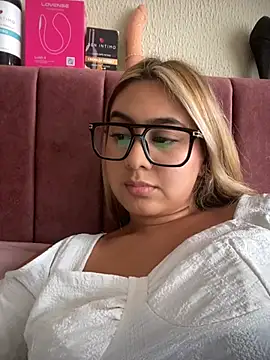 Miabonnett_: онлайн-секс-чат