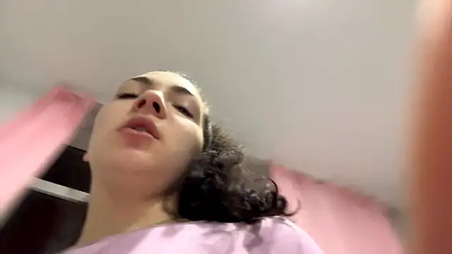 SharieLangan Chat XXX in diretta