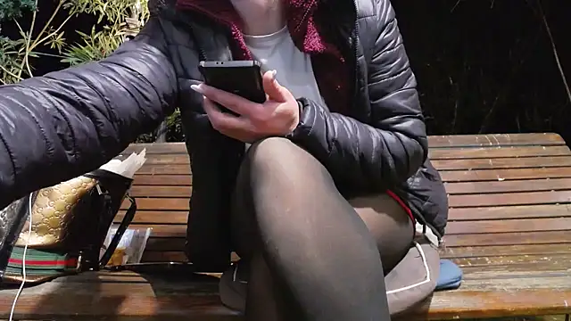 PublicBigLabia Show in webcam