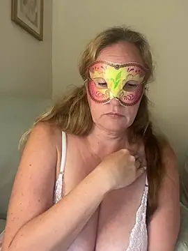 largeboobies30's Live XXX Chat