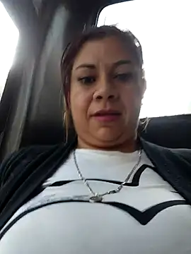 Laura-Hernandez Chat XXX live