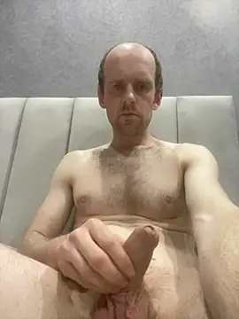 LynnAhNightのライブXXXチャット