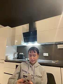 Just-LillyのライブXXXチャット