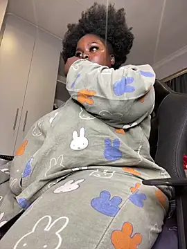 Honeycoco0211 élő XXX-chatje