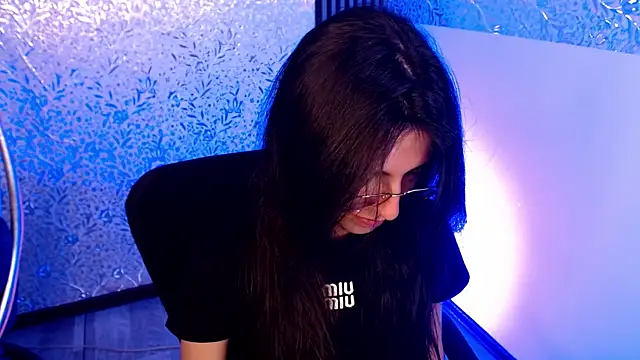 MiaVelasquez01's Live XXX Chat