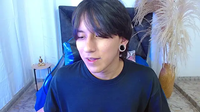 nikoo_18: онлайн-секс-чат