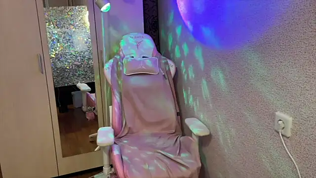 XXX chat uživo modela Katrin__kiss