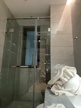 แชท XXX สดของ Kiwuvurfovo