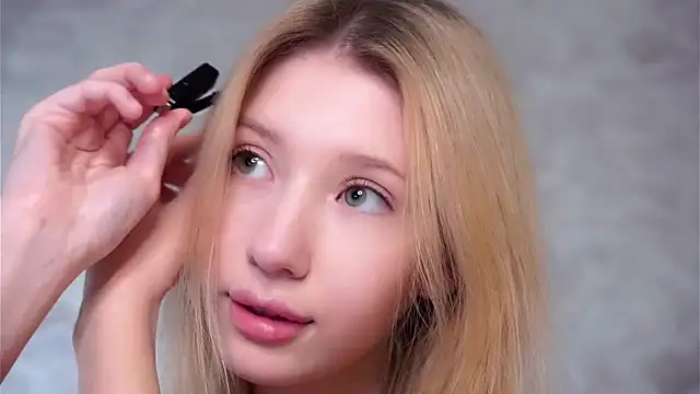 SunnivaCovil: απευθείας συνομιλία ΧΧΧ