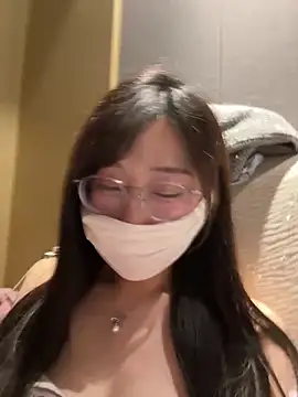 Kiwuvurfovo 在線直播表演