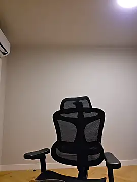 MiaRides19's Live XXX Chat