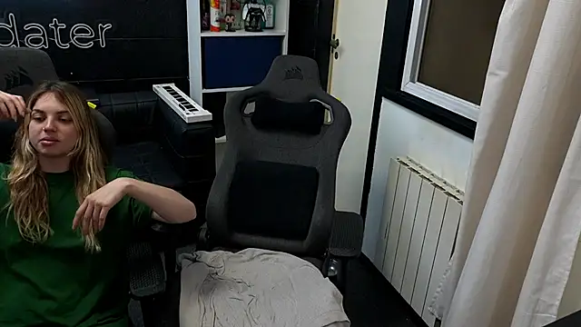 Elnonoykeila77 élő XXX-chatje