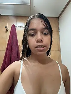 Andrea-Queen Chat XXX live